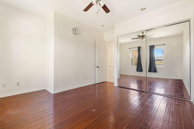 Building Photo - 145 Bellini Way
