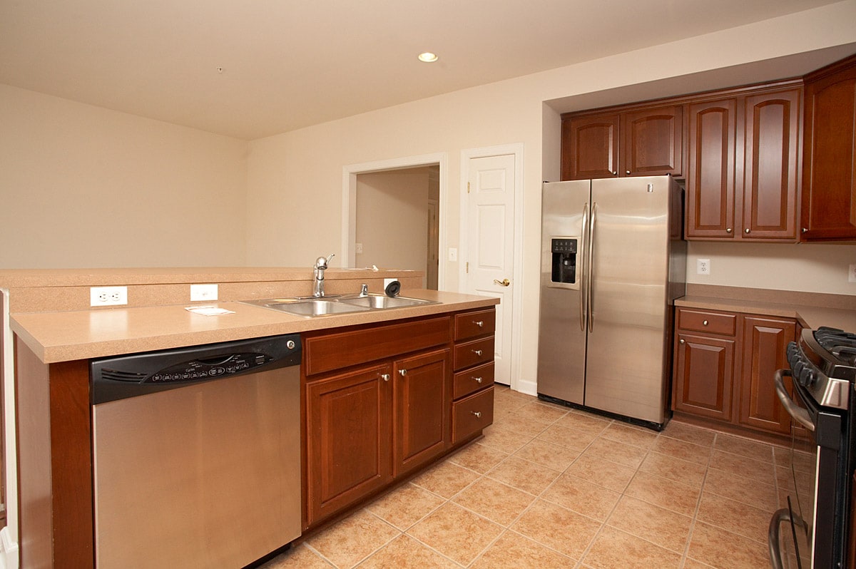 Building Photo - 560 Odendhal Ave