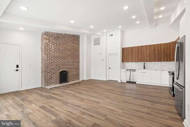 Building Photo - 1602 Locust St