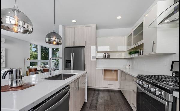 Kitchen - 730 26th Ave S