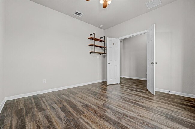 Building Photo - 6709 Golden Bough Ln