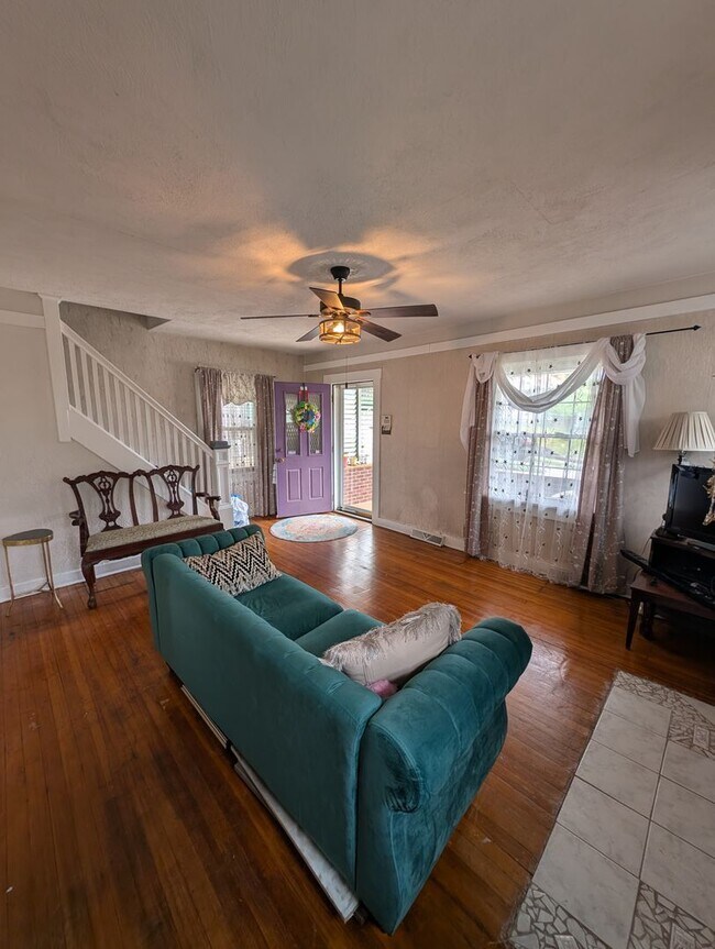 Building Photo - 3 Bed/1 Bath Home for Rent -- $300 CREDIT AVAILABLE