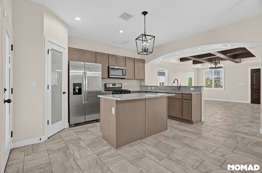 Building Photo - 13632 Blackburn Ave