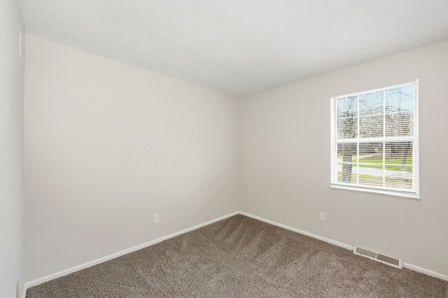 Building Photo - WESTWOOD - Spacious 3 bed 2.5 ba 2 car garage