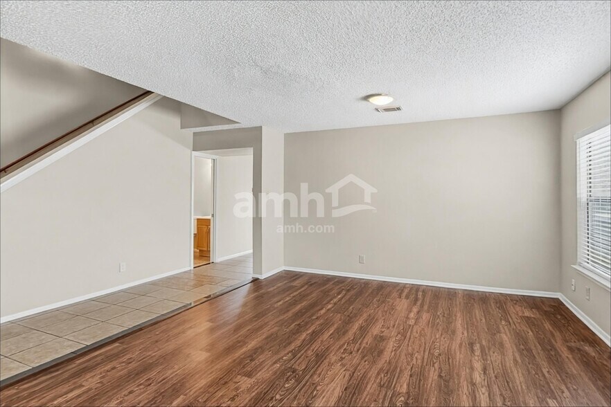 Building Photo - 6678 Snow Meadow Dr