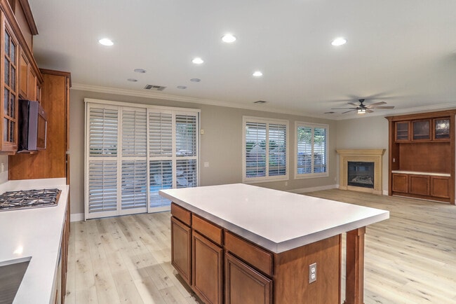 Building Photo - Calahonda