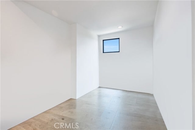 Building Photo - 332 Avenue E