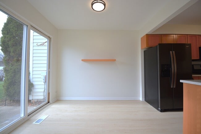 Building Photo - 1151 Longford Rd