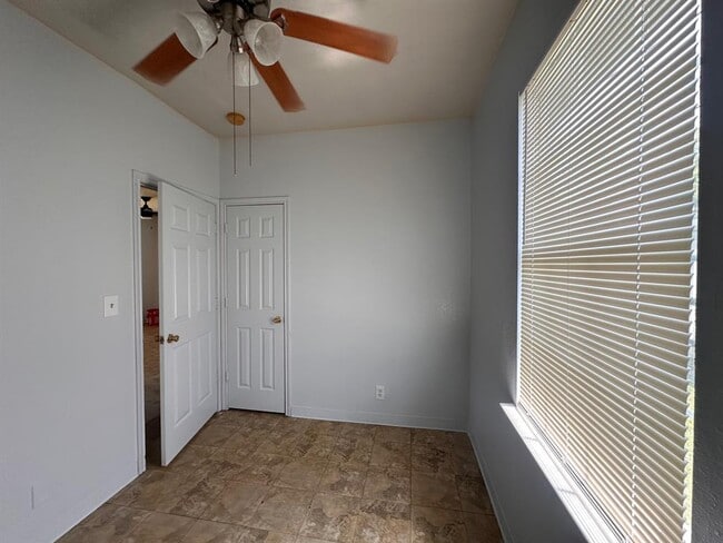 Building Photo - 251 Zimmerman Ave
