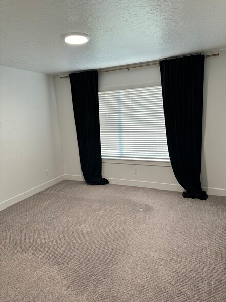 Building Photo - 1129 N 1920 W