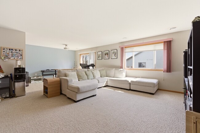 Building Photo - 2948 Kentville Dr