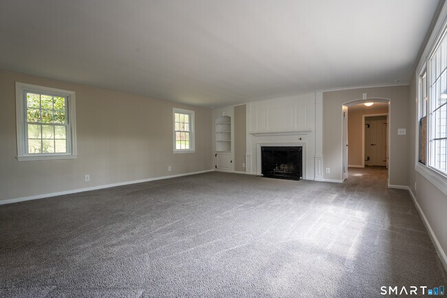 Building Photo - 30 Hillsboro Dr