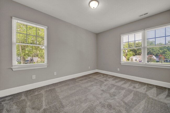Building Photo - Two Story Cottage In Historic Waxhaw