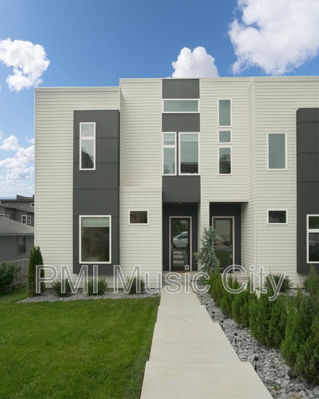 Building Photo - 936 Southside Pl