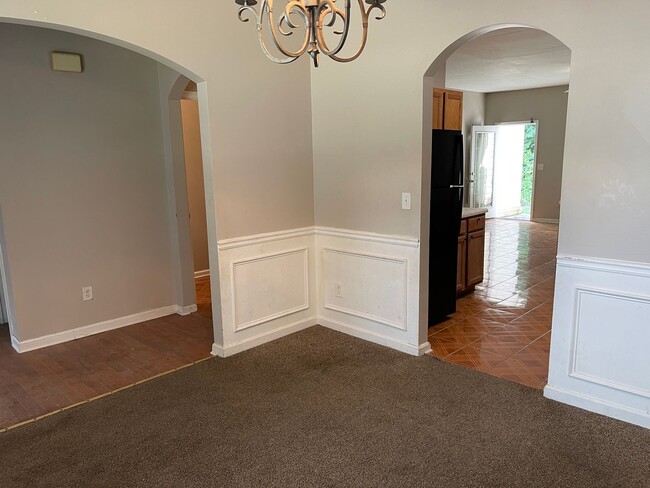 Building Photo - 6206 Flat Trce