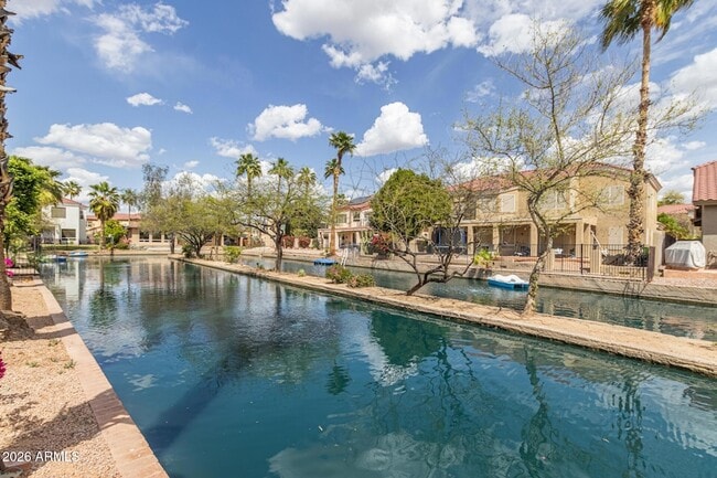 Building Photo - 589 N Acacia Dr