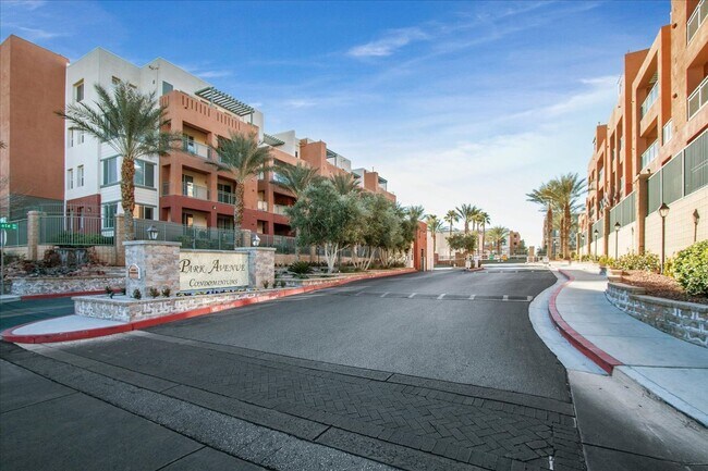 Building Photo - Top level 2 bedroom condo located in guard...