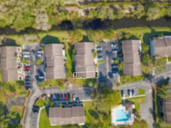 Building Photo - 4250 SW 70th Terrace