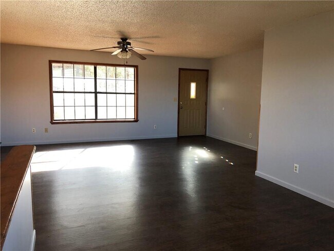 Building Photo - 12828 Trammel Dr