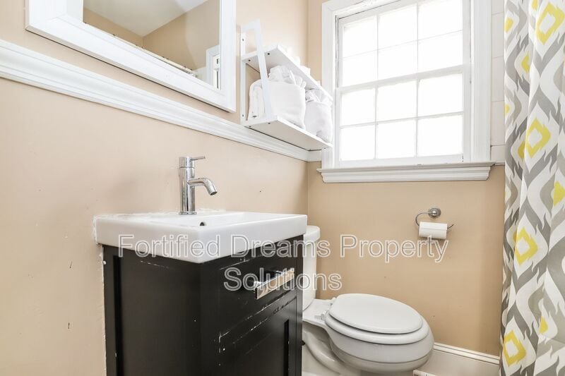 Building Photo - 3021 Sourwood Rd