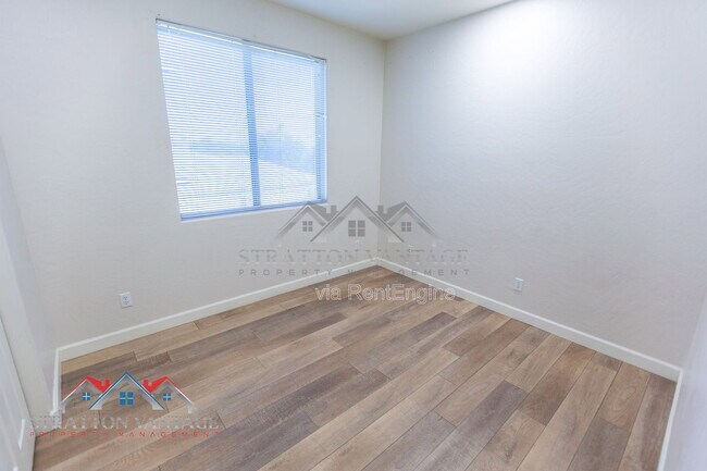 Building Photo - 14616 W Windward Ave