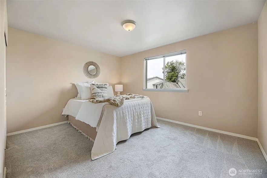 Building Photo - 9323 4th Ave W