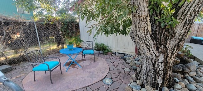 Building Photo - 707 Cirby Way