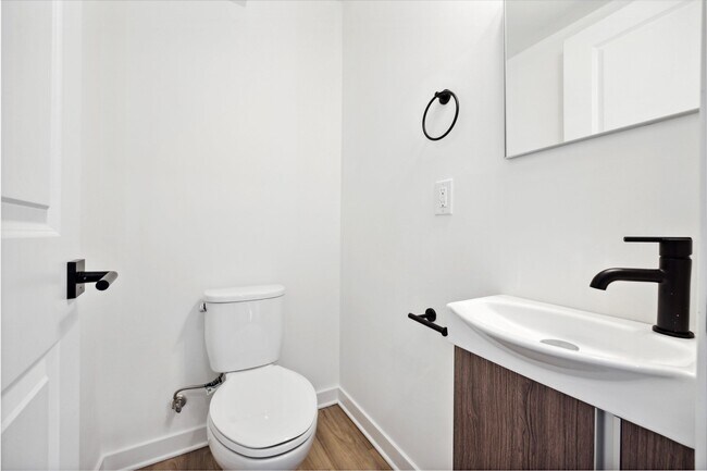 Building Photo - 1514 Master St