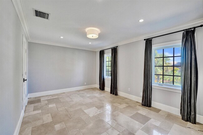 Building Photo - 1744 SE 9th St