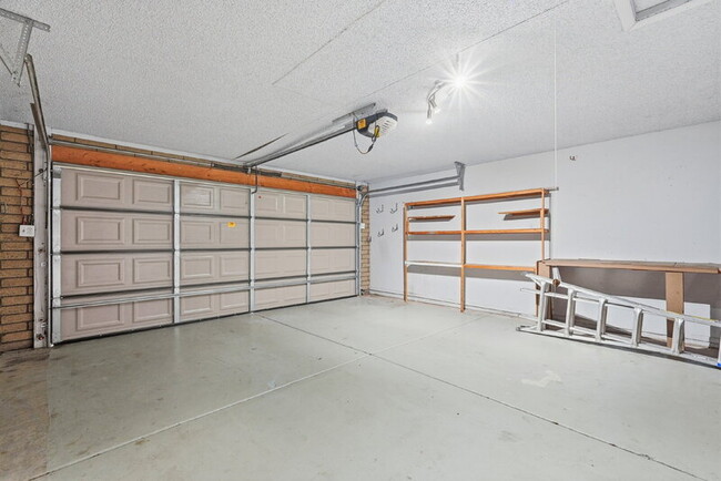 Building Photo - 1805 W Curry Dr