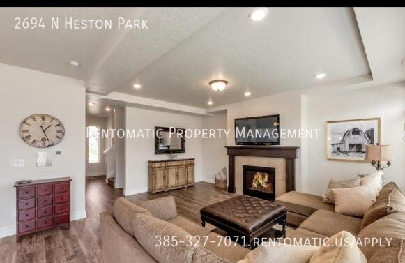 Building Photo - 2694 N Heston Park