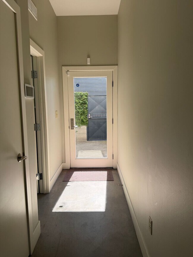 Building Photo - Rare Live/Work or Residential Opportunity in the Heart of North Oak Park!