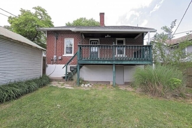 Building Photo - 1511 Whitener St