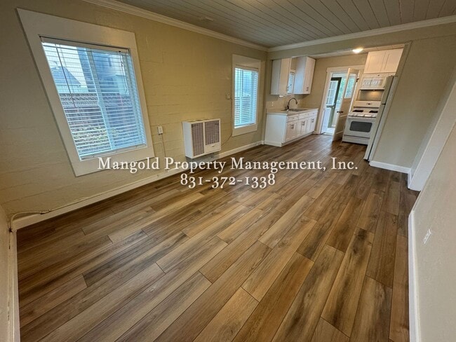 Building Photo - 1025 Hilby Ave
