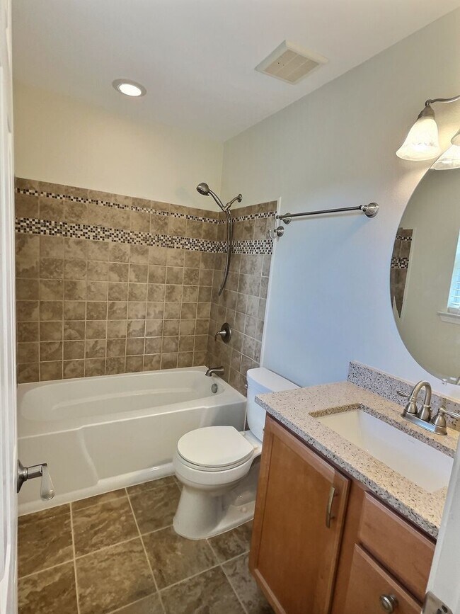 Building Photo - 3 BD 2 BA Home in Ocean Springs School District