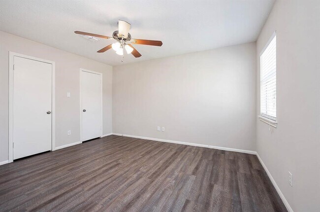 Building Photo - 9311 New Forest Rd