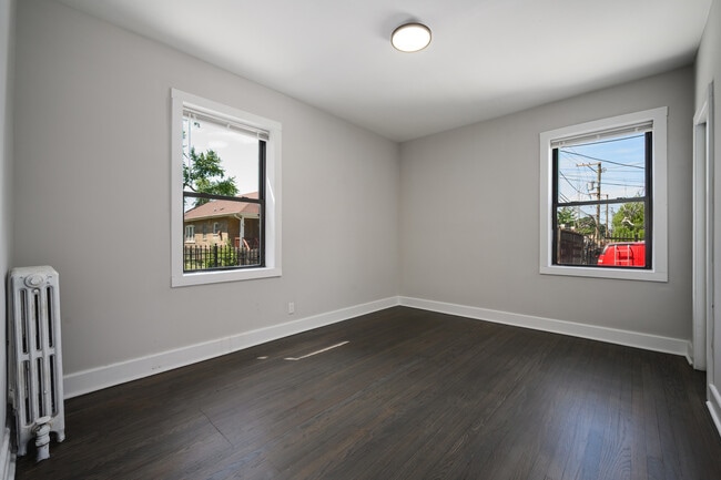 Building Photo - 1206 W 83rd St