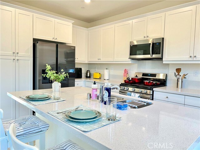 Building Photo - 3082 Carrizo Dr