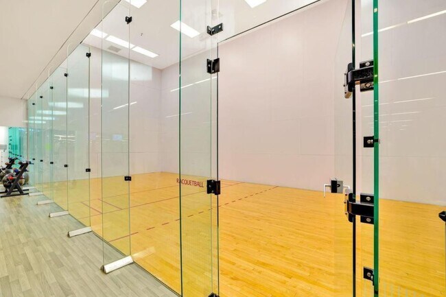 Building Photo - 7151 E Rancho Vista Dr