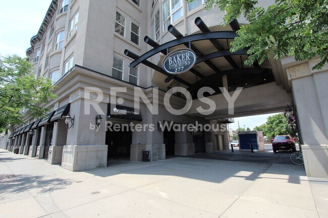 Building Photo - Spacious Penthouse Loft Garage Parking Included in Price!  - 3rd and Broadway in the Heart of Den...