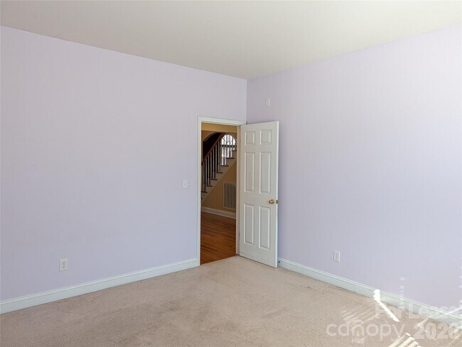 Building Photo - 217 Montibello Dr