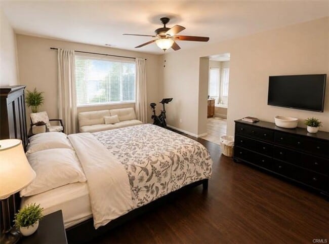 Building Photo - Spacious Single Story Home