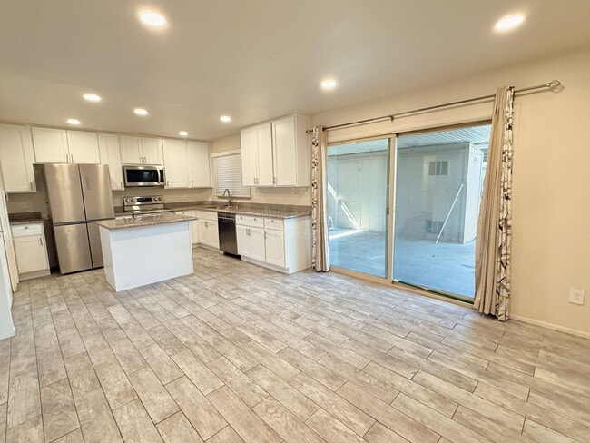 Building Photo - 6742 N 43rd Ave