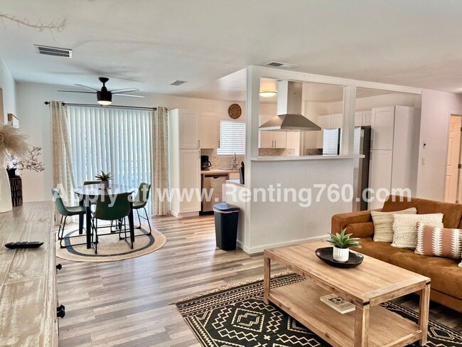 Building Photo - Furnished or Unfurnished Home With Incredi...