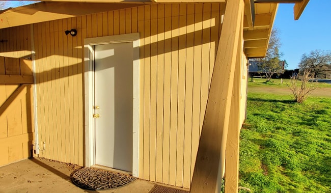 Building Photo - 1840 Green Valley Rd