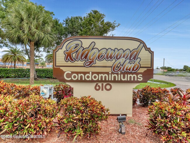 Building Photo - 730 Ridge Club Dr