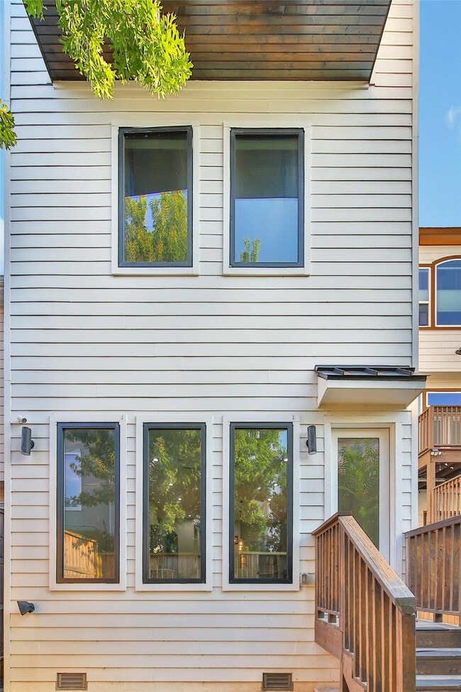 Building Photo - 1212 E 29th St