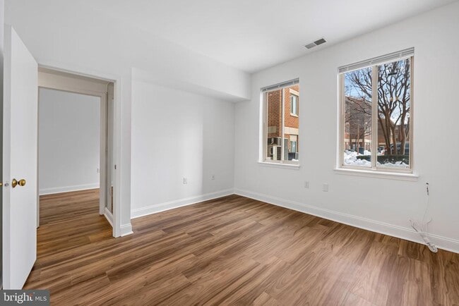 Building Photo - 13 Andrew Pl