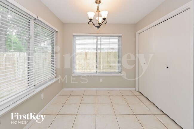Building Photo - 3223 Lake Stream Dr