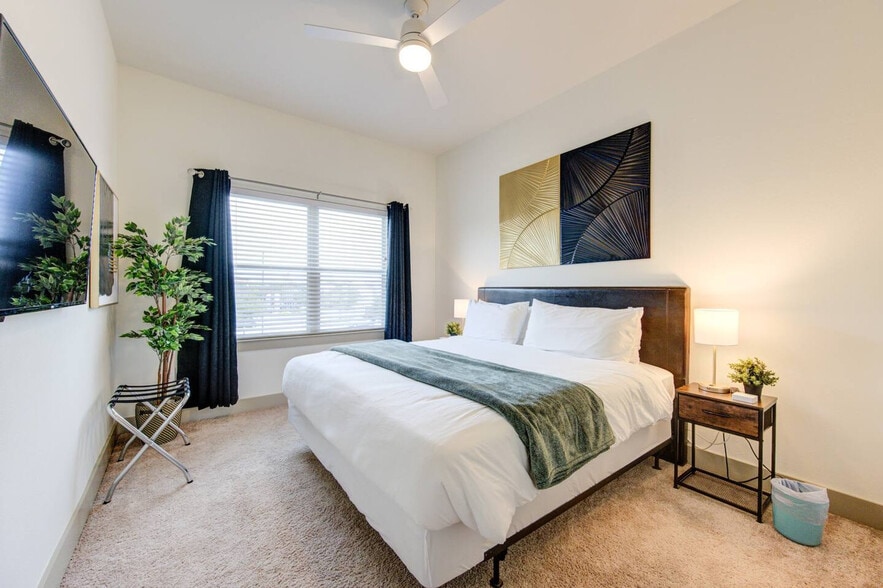 Building Photo - 18210 Park Row Blvd